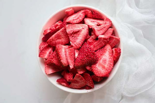 تصویر 4 از فروش توت فرنگی خشک پفکی + قیمت خرید به صرفه